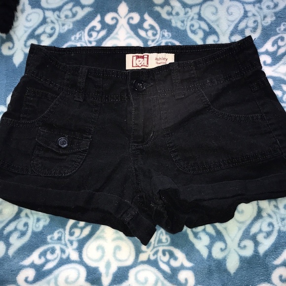 lei Pants - 🖤🖤 Lei low rise cuffed black shorts! Like New!